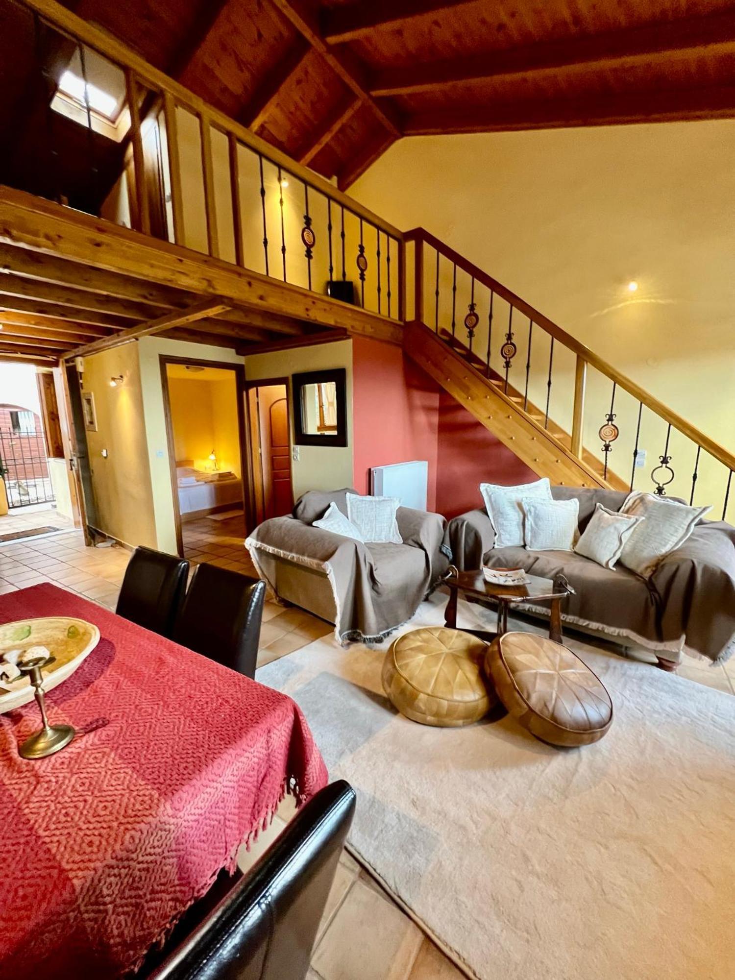 Location Challet/flat-stunning Views Apartment